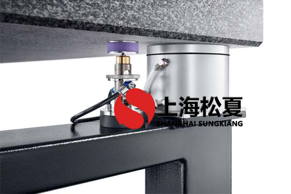 被動式空氣彈簧在外觀和材料上的加工選擇。畢竟，為了耐用，材料要求應(yīng)該更嚴(yán)格